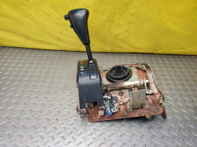 96 97 Lexus LX450 Automatic Transmission Shift Lever Assembly OEM