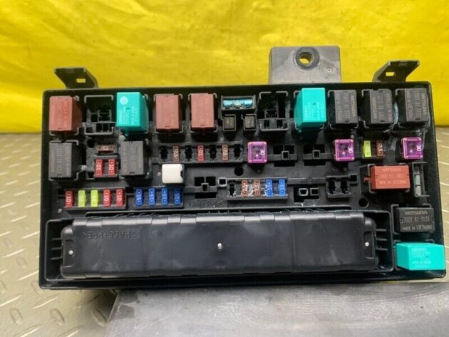 14 15 16 17 18 Acura MDX Fuse Relay Box OEM 38256-TZ5-A02