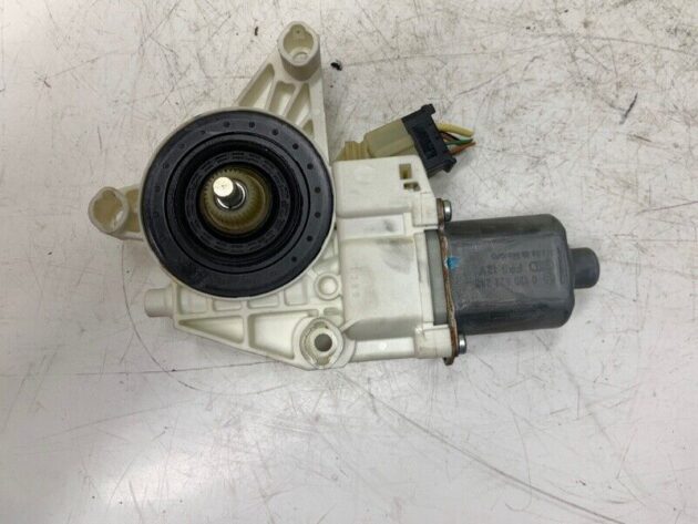 06 07 08 09 Mercedes-Benz W251  Front Right Passenger Door Window Motor OEM