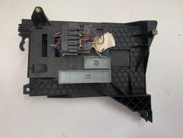 17 18 19 Infiniti QX30 Interior Cabin Fuse Box Module Unit OEM