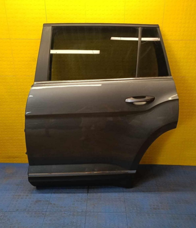 18 19 20 21 22 VW ATLAS Rear Left Door Shell OEM 3CN833055J