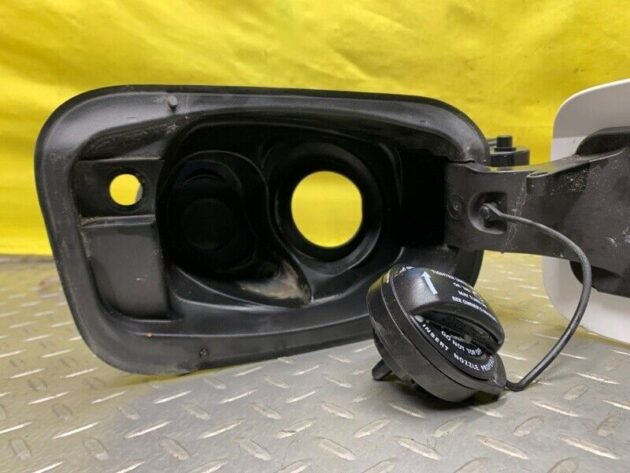 18 19 20 21 22 23 Audi Q3 Fuel Filler Door OEM 83A810393