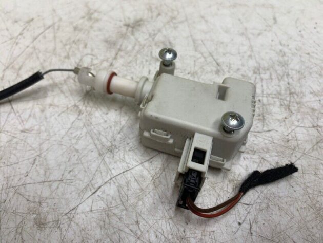 05 06 07 08 09 Bentley Continental GT Glovebox Release Switch OEM 3B0959782