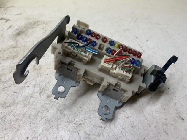 2008 2007 2006 2005 Infiniti FX35 Cabin Dash Fuse Junction Box OEM