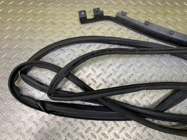 15 16 17 18 Acura RLX Front Left Door Weatherstrip Seal OEM 72350TY2A01