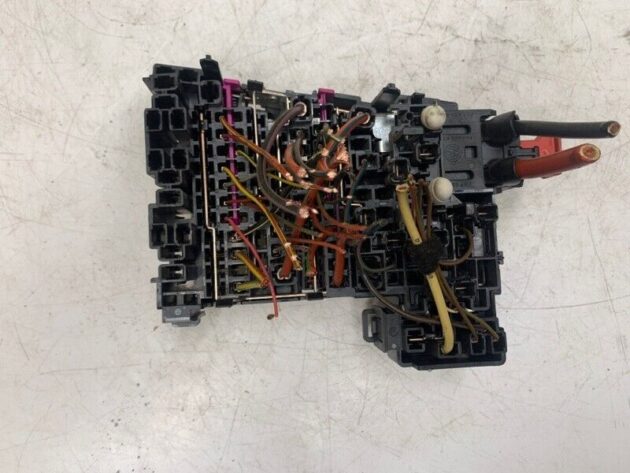 15 16 17 Audi A3 8V Under Hood Fuse Relay Box OEM 5Q0-937-615-C