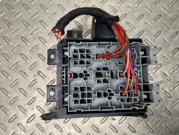 11 12 13 14 Porsche Cayenne 3.0 Diesel Under Dash Fuse Relay Box OEM 7P0937149