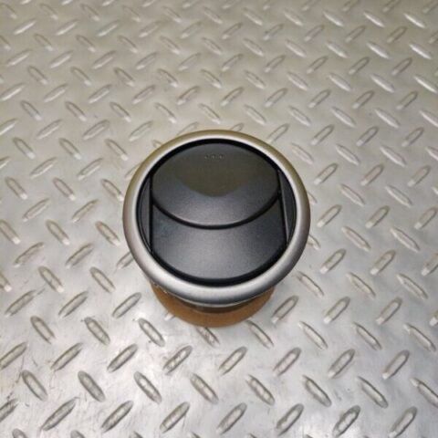 03 04 05 Mazda 3 Front Center Dash Airvent Air Vent Left & Right OEM BP4K64730D