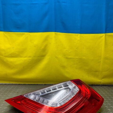 13 14 16 Lincoln MKS Rear Passenger Right Taillight Tail Lamp OEM  DA5Z13404D