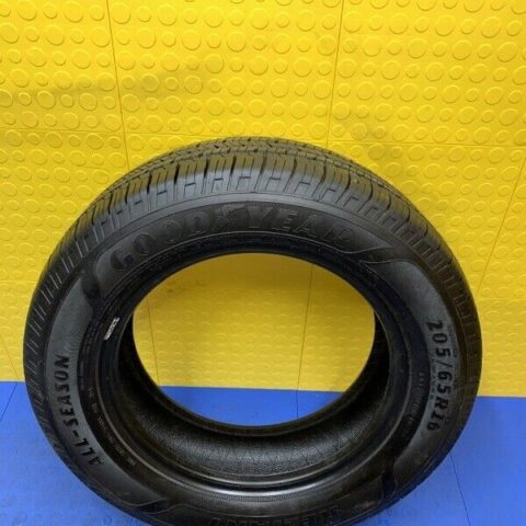 23 Goodyear Reliant Tire All-Season P205 / 65 R16 95 H