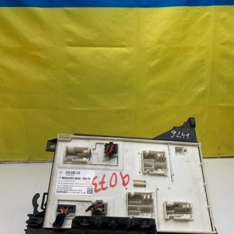 17 18 19 Infiniti QX30 Interior Cabin Fuse Box Module Unit OEM