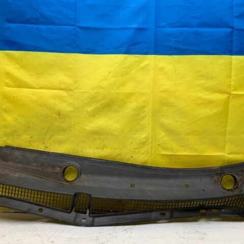 08 09 10 11 12 Subaru Tribeca 3.6L Front Left Windshield Wiper Cover Cowl Panel