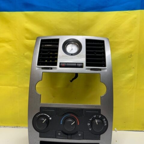 05 06 07 Chrysler 300 Front A/C Heather Climate Control Switch OEM 55111870AJ