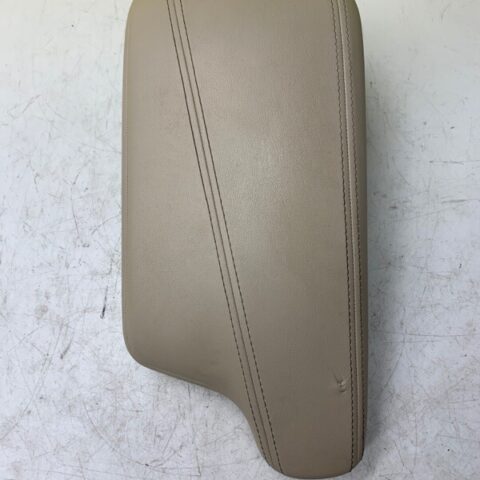 2018 18 INFINITI QX30 Center Console ARM REST Front OEM TAN
