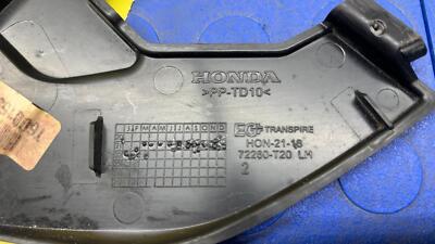 0d0991d15c594fe6fbc08281234cdf67 22 23 HONDA CIVIC Front Left Door Corner Trim Cover OEM 72260-T20