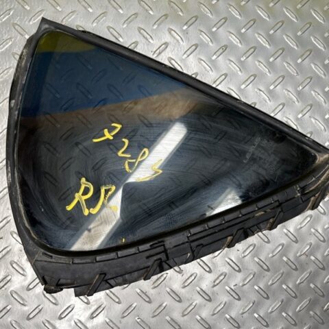 11 12 13 Lexus CT200H Rear Right Passenger Side Door Vent Glass OEM 6818876010