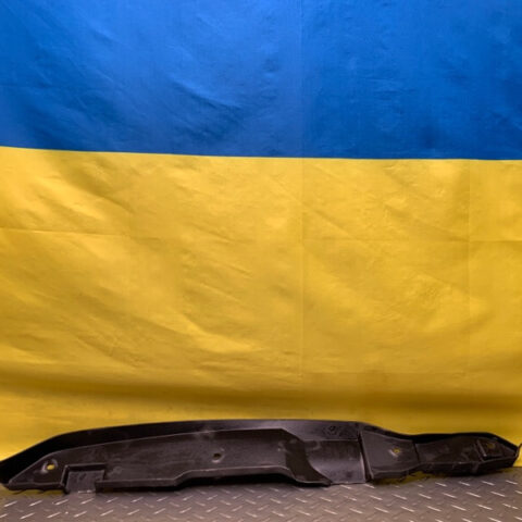 07 08 09 10 Porsche Cayenne Front right passenger side fender corner molding OEM