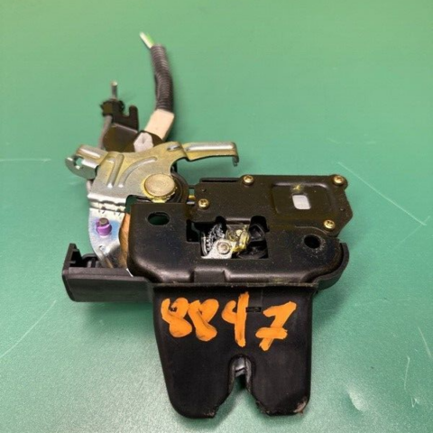 02 03 04 05 Lexus ES300 Trunk Latch Luggage Lock Actuator OEM 80K Miles