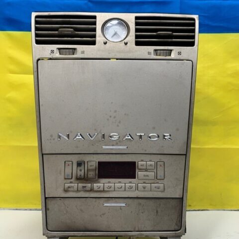03 04 05 06 Lincoln Navigator Radio Stereo Climate Control Trim Panel OEM