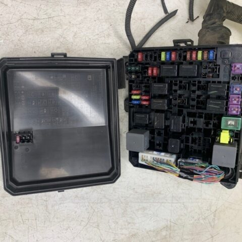 15 16 17 Mitsubishi Outlander Sport 2.0L Fuse Box Relay Junction Module OEM