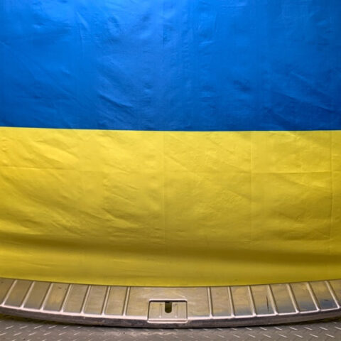 07 08 09 10 Porsche Cayenne Rear trunk boot lid lock trim cover OEM 7L5863459D