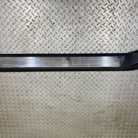 12 13 14 Mercedes E350 Convertible Right Passenger Door Sill Scruff Plate OEM