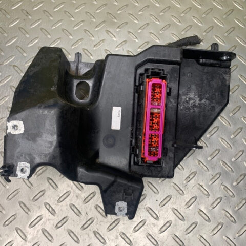 16 17 18 19 20 21 Porsche Panamera INSTRUMENT Crossmember bracket OEM