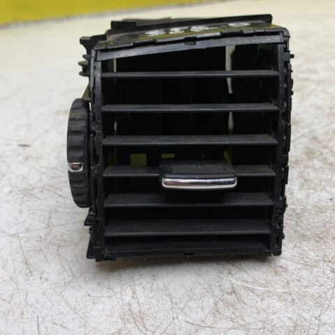 06 07 08 Infiniti M35 M45 Front Center Left LH Side A/C Dash Air Vent OEM