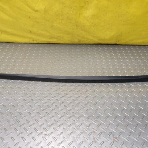 22 21 20 19 18 17 Porsche Panamera 4 Left Windshield Weater Strip Molding OEM