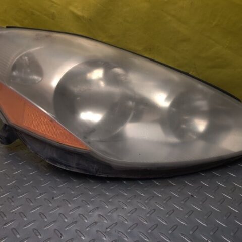 06 07 08 09 Toyota Sienna Right Passenger Side Headlamp Assembly OEM