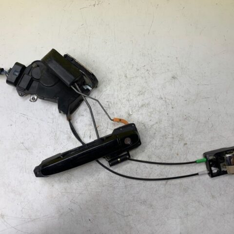 2001 -2005 02 03 Toyota Highlander Front Passenger RH Side Door  Lock Actuator