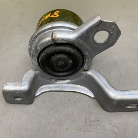 15 16 17 18 Range Rover Evoque Lower Right Engine Mount Bracket Support 48K mile