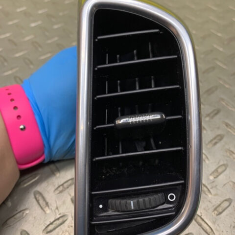 11 12 13 1 Porsche Cayenne Rear Center Console Right Side HVAC A/C Air Vent OEM