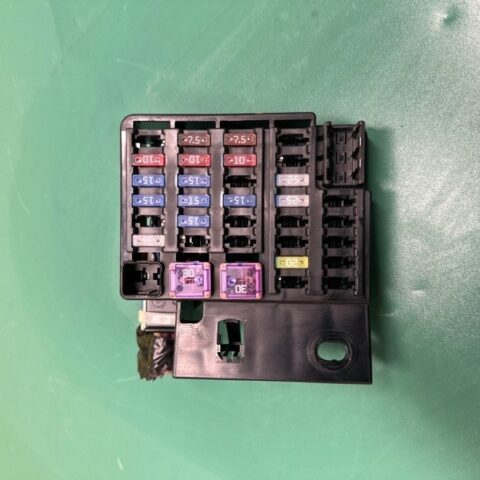 10 11 12 13 Mazda 3 Under Dash Fuse Relay Box Fusebox Unit Module OEM BBM666760