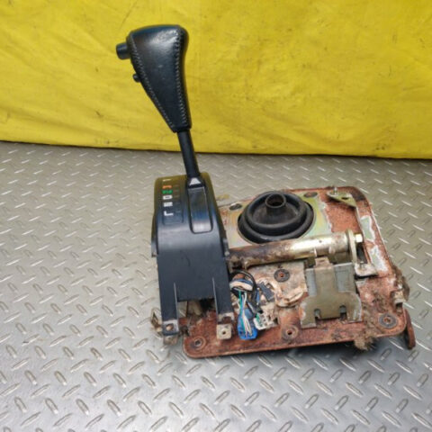 96 97 Lexus LX450 Automatic Transmission Shift Lever Assembly OEM