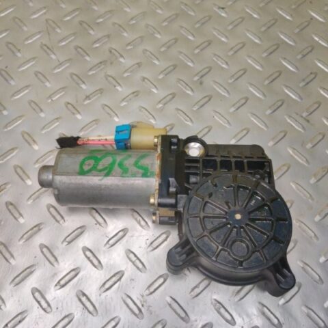 01 02 03 04 05 Mercedes W163 Front RH Passenger Side Door Power Window Motor OEM