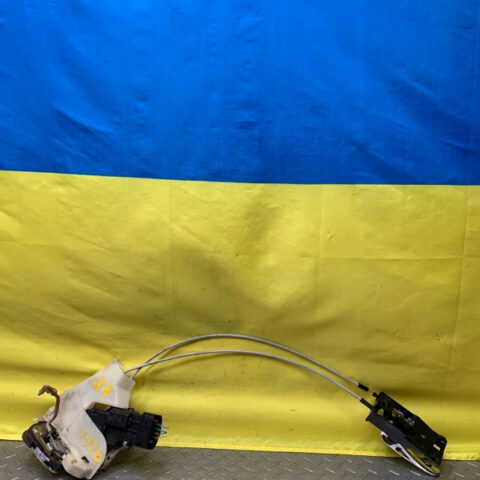 00 01 02 03 04 Toyota Avalon Rear Right Door Latch Lock Actuator & Handle OEM