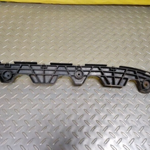 06 07 08 09 Toyota Sienna Rear Right Bumper Bracket  OEM 52575AE010