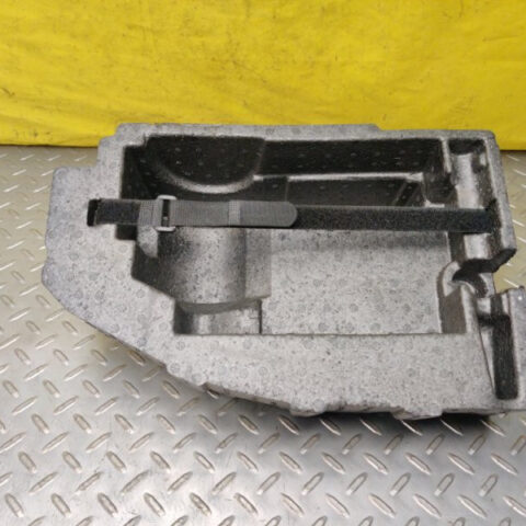 16 17 18 19 20 Porsche Panamera 4 Floor storage compartment OEM