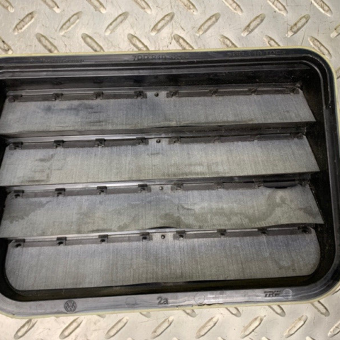 16 17 18 19 20 21 22 Porsche Panamera 4 Air Pressure Vent Valve OEM