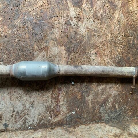 16 17 18 19 Range Rover Evoque 2.0L Exhaust Resonator Mid Pipe 59K Miles OEM