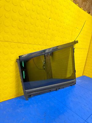 13 14 15 16 17 18 19 MERCEDES GL450 Right Rear Door Fixed Glass OEM A1667301055