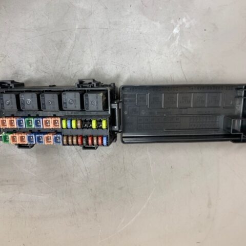 03 04 05 06 Lencoln LS Positive Battery Fuse Relay Box Engine OEM