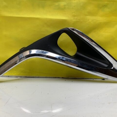 16 17 18 Lexus ES300H Front Bumper Passenger Fog Light Lamp Bezel Molding OEM
