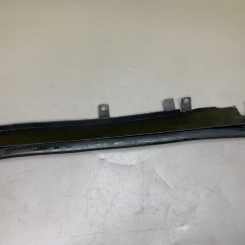 08 09 10 Infiniti M35 M45 Left Driver Side Hood Fender Seal Trim OEM 65821eg010