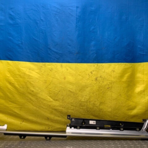 17 18 19 20 21 Porsche Panamera Right Dashboard Air Vent Bracket OEM 971857716F