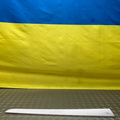 07 08 09 10 Porsche Cayenne Front right door trim OEM 7L5867086