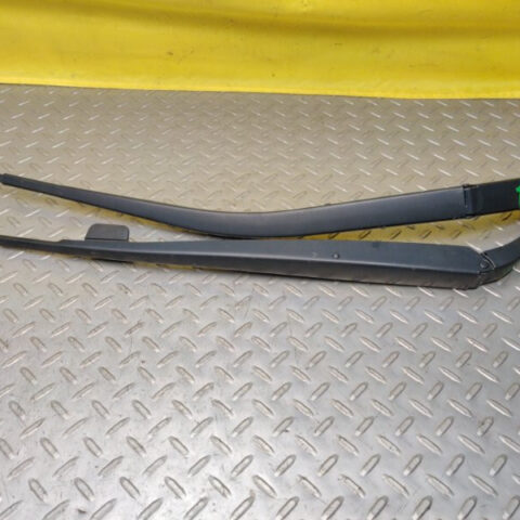 05 06 07 Honda Odyssey Windshield Wiper Arm Set OEM 76610SHJA01 / 76600SHJA01