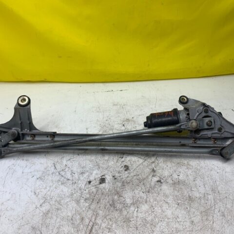 2001 2000 1999 1998 1997 Honda CRV Front Windshield Wiper Motor W/Regulator OEM