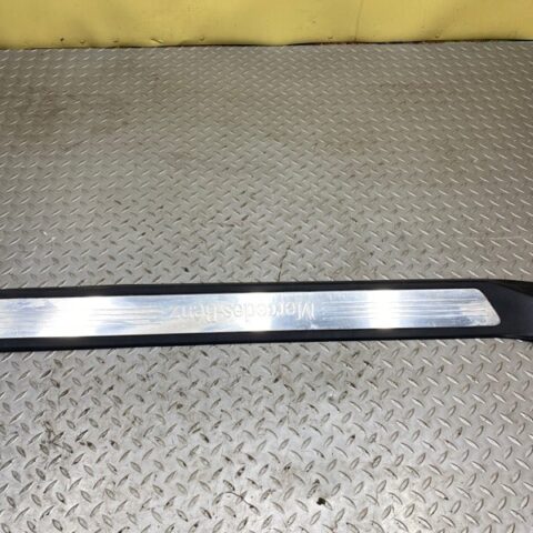 12 13 14 Mercedes E350 Convertible Left Driver Side Door Sill Scruff Plate OEM